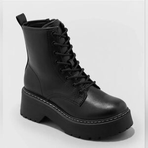 Wild Fable Women's Logan Lug Combat Boots. Size 9 1/2